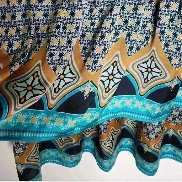 BCBGeneration Crepe & Chiffon Dress size 8 - Picture 8 of 8